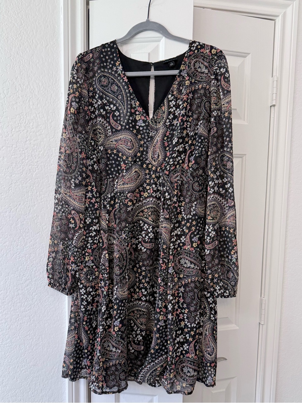Black Paisley Floral Long-Sleeve Knee-Length Women’s Dress